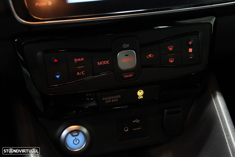 Nissan Leaf N-Connecta - 12