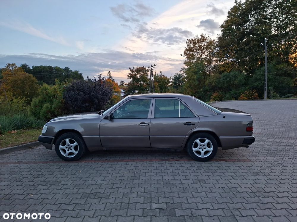 Mercedes-Benz W124 (1984-1993) - 2