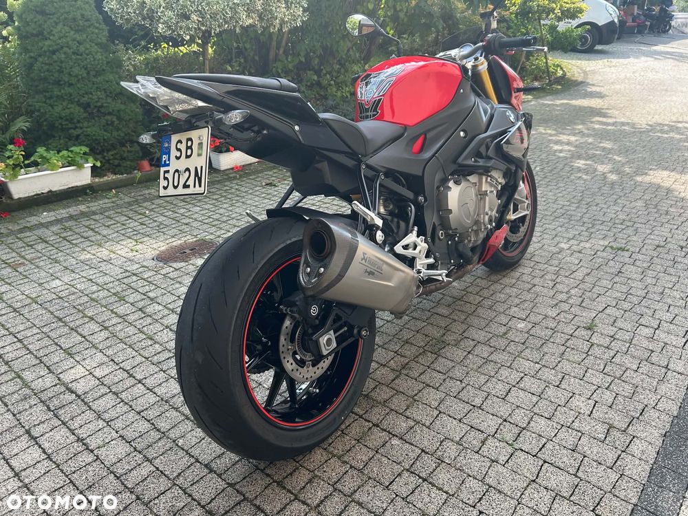 BMW S - 18