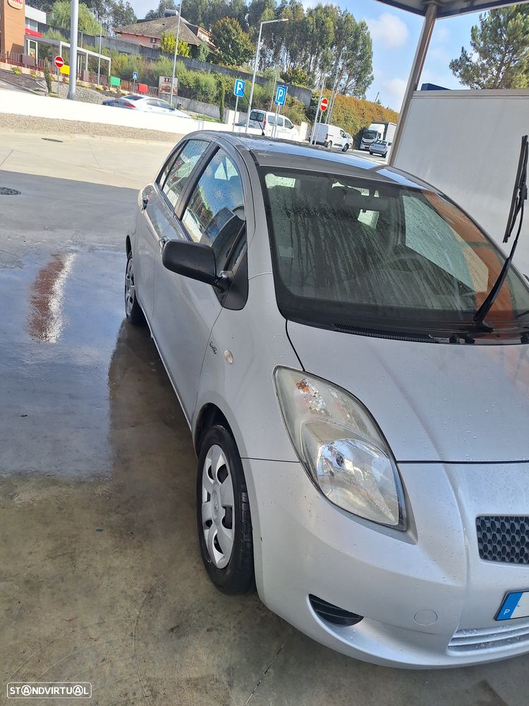Toyota Yaris - 1