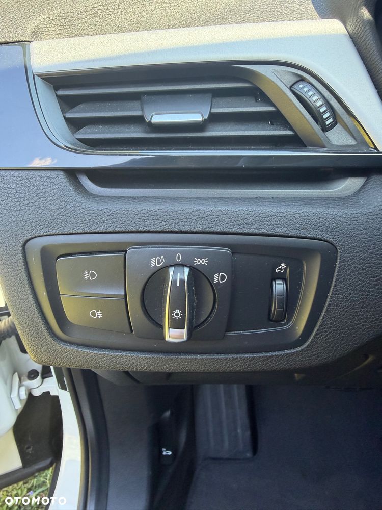 BMW X1 sDrive18i - 18