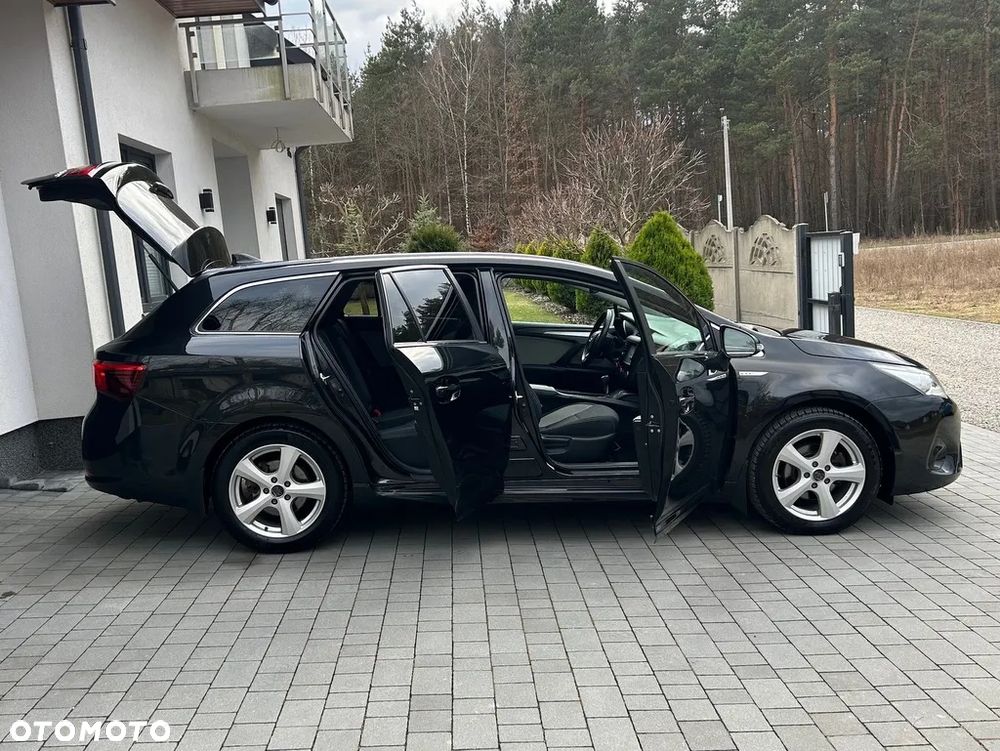 Toyota Avensis Touring Sports 1.8 Multidrive S Executive - 19