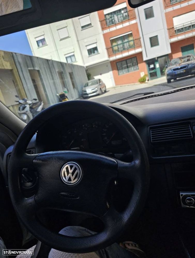 VW Golf 1.4i Confort - 12