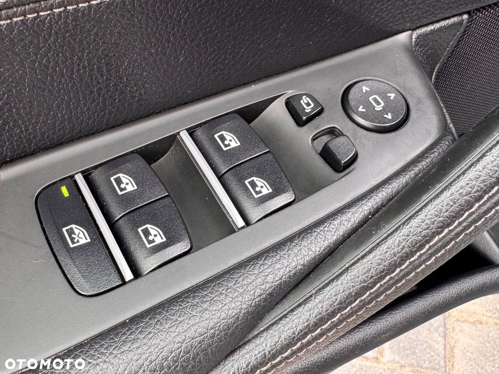 BMW Seria 5 520d xDrive Sport Line sport - 17