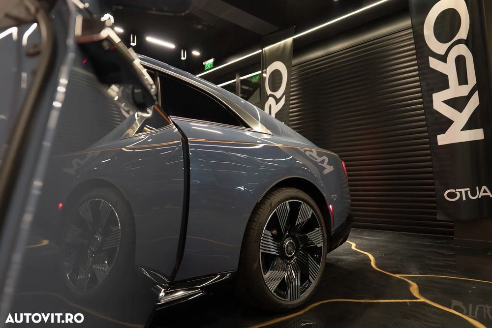 Rolls-Royce Spectre - 14