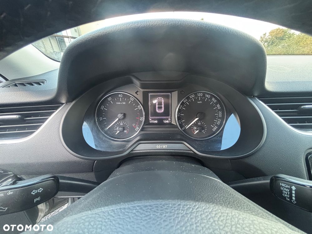 Skoda Octavia 1.4 TSI Ambition - 8
