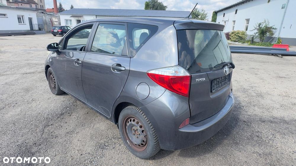 Toyota Verso S - 3