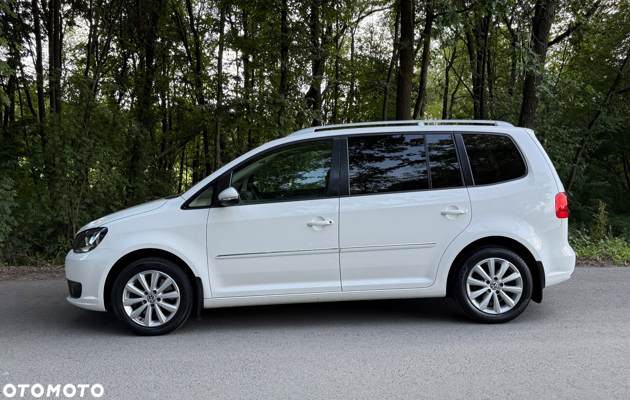 Volkswagen Touran 2.0 TDI DSG Highline - 12