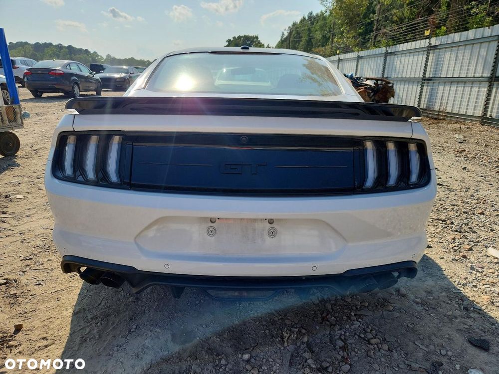 Ford Mustang - 6