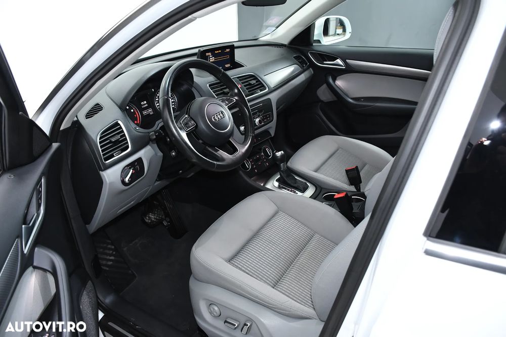 Audi Q3 1.4 TFSI Stronic Design - 14