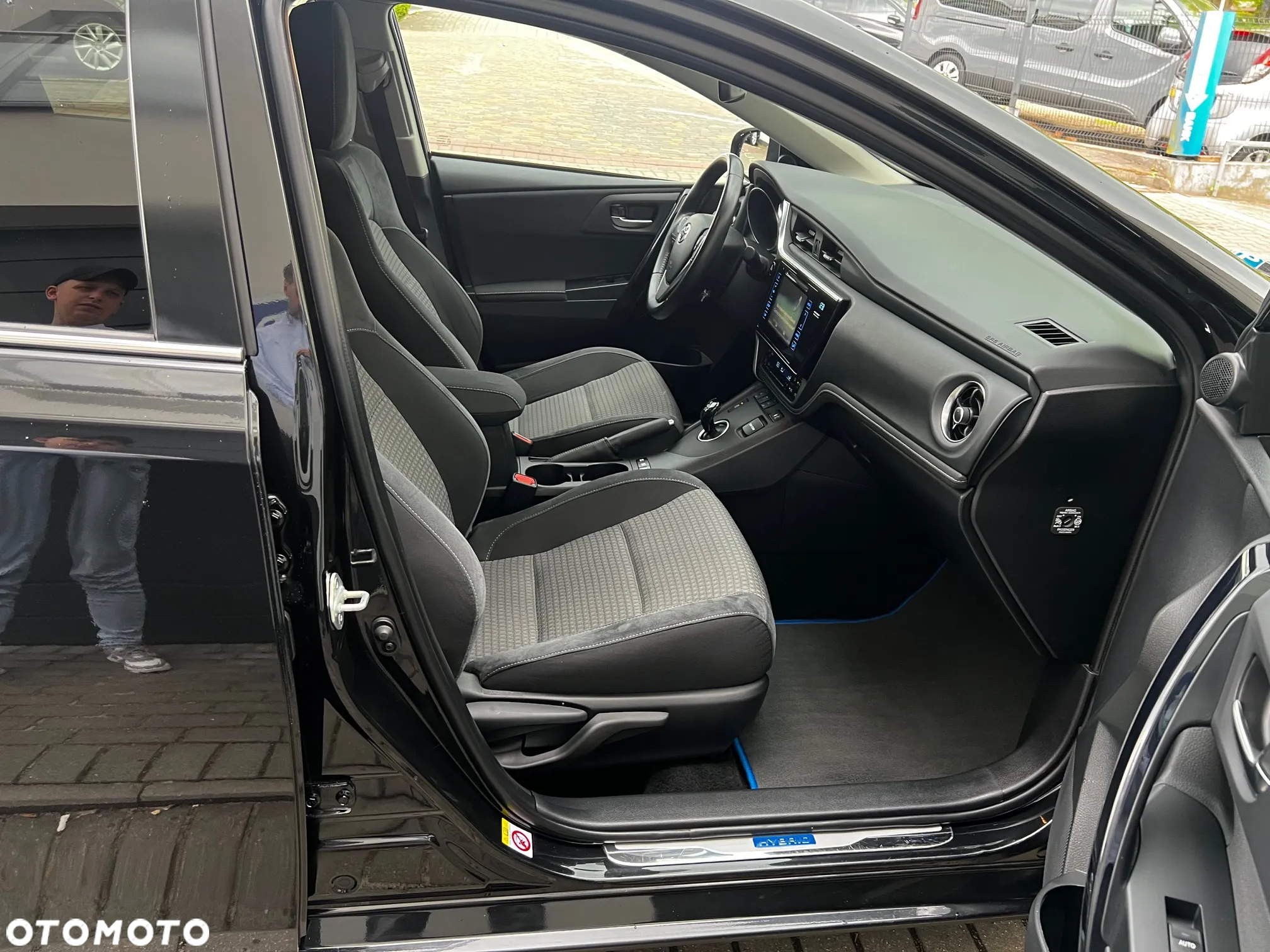 Toyota Auris 1.8 VVT-i Hybrid Automatik Touring Sports Edition S+ - 23