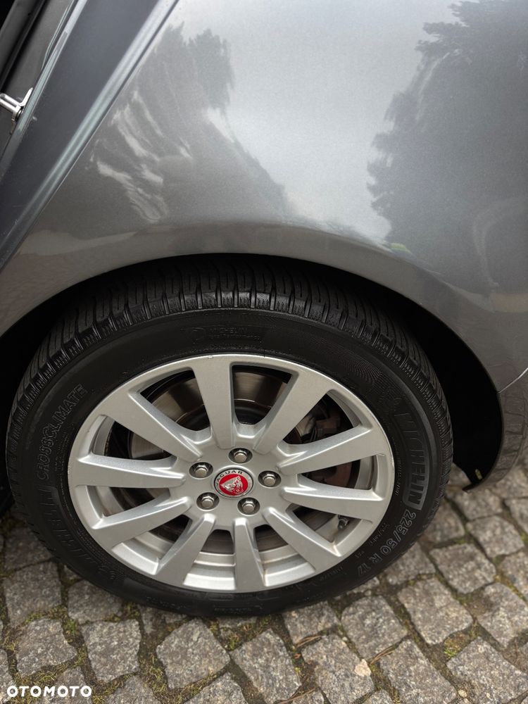 Jaguar XE 2.0 T Pure - 13