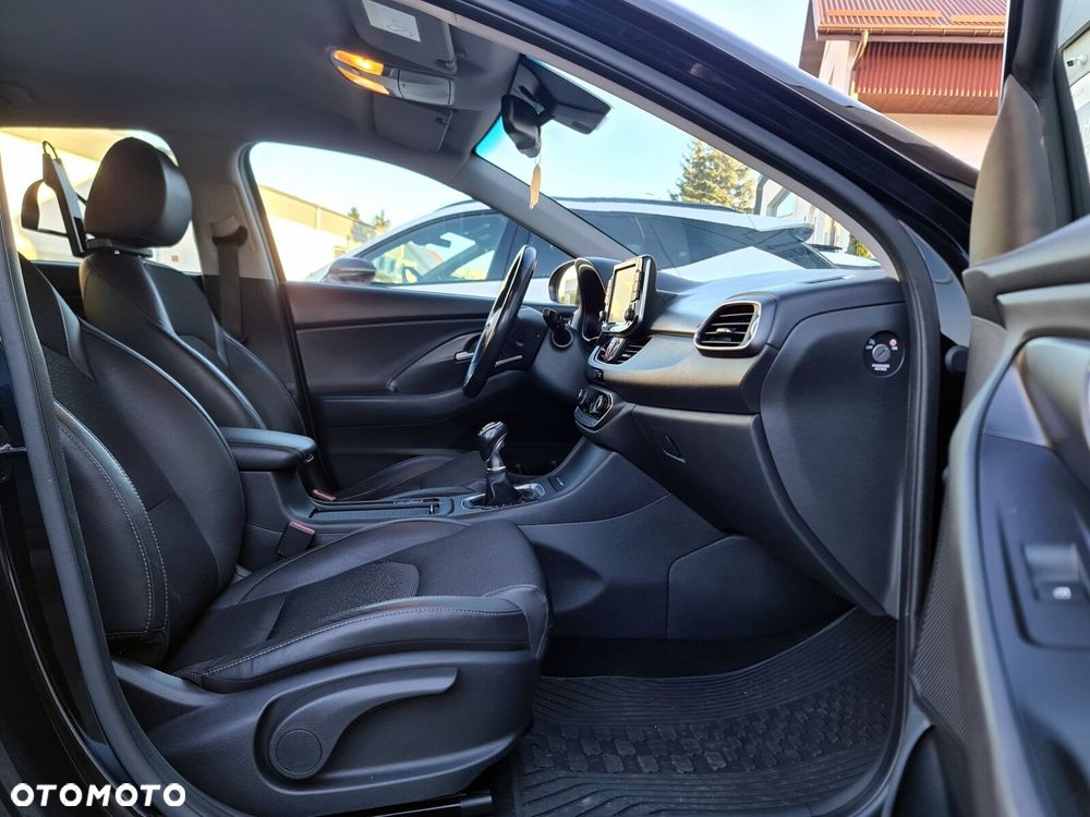 Hyundai i30 1.4 T-GDI Premiere Luxury - 32