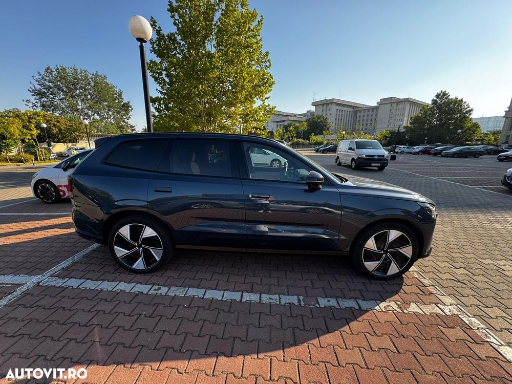 Volvo EX90 - 3