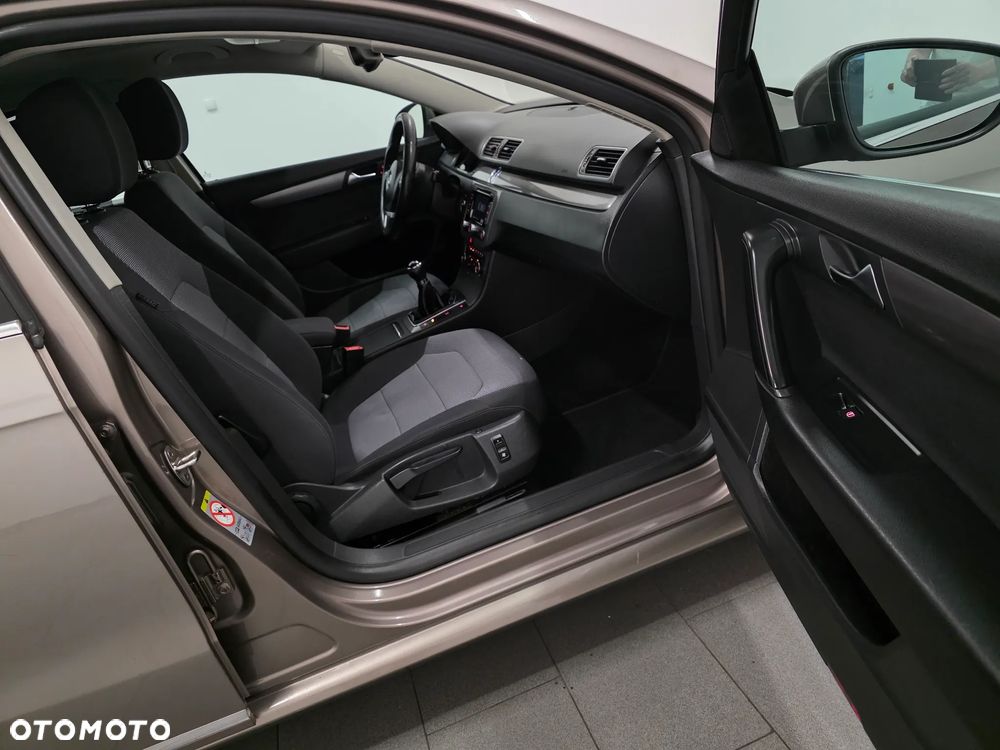 Volkswagen Passat 1.4 TSI BlueMotion Technology Comfortline - 30