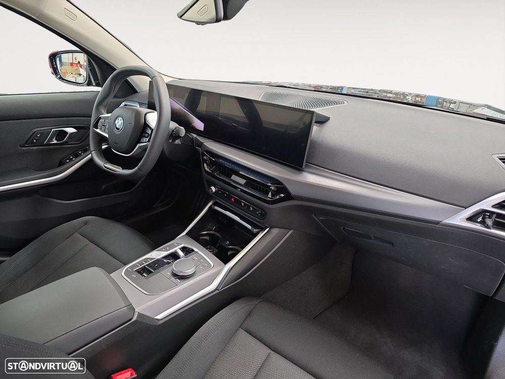 BMW 330 - 6