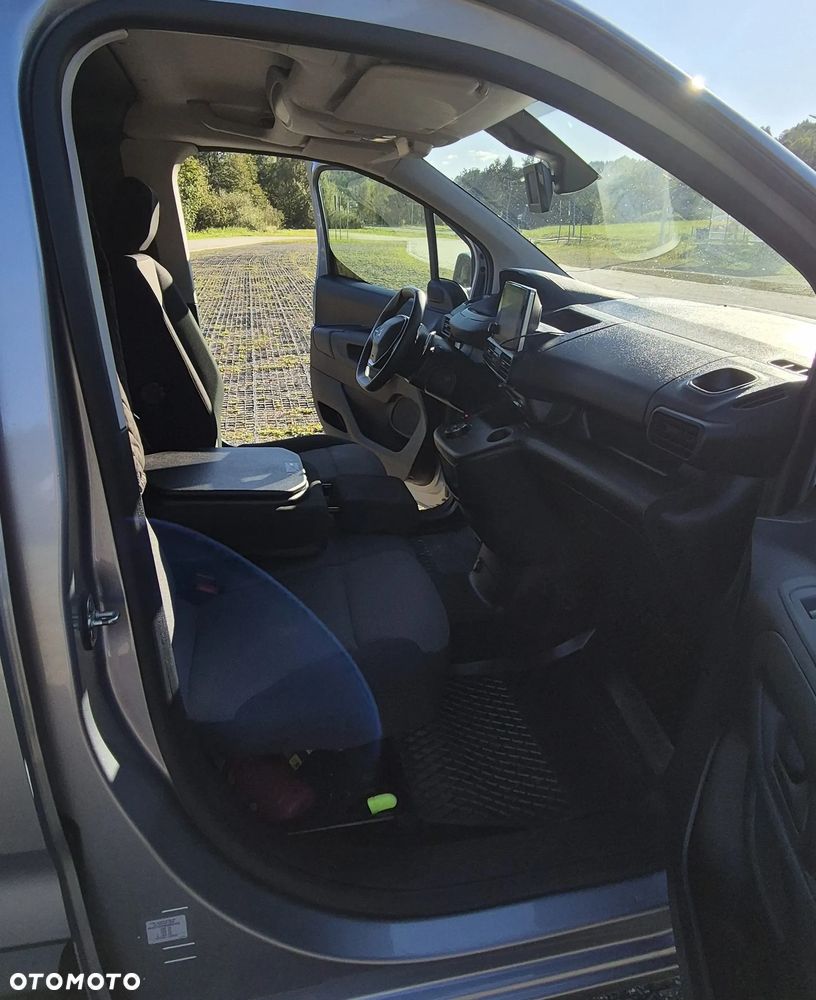 Peugeot Partner EAT8 Automat - 21