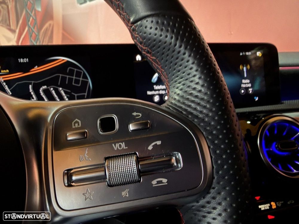 Mercedes-Benz A 180 AMG Line - 20