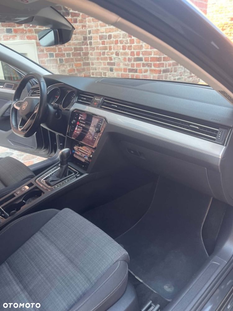 Volkswagen Passat 2.0 TDI SCR DSG Comfortline - 30