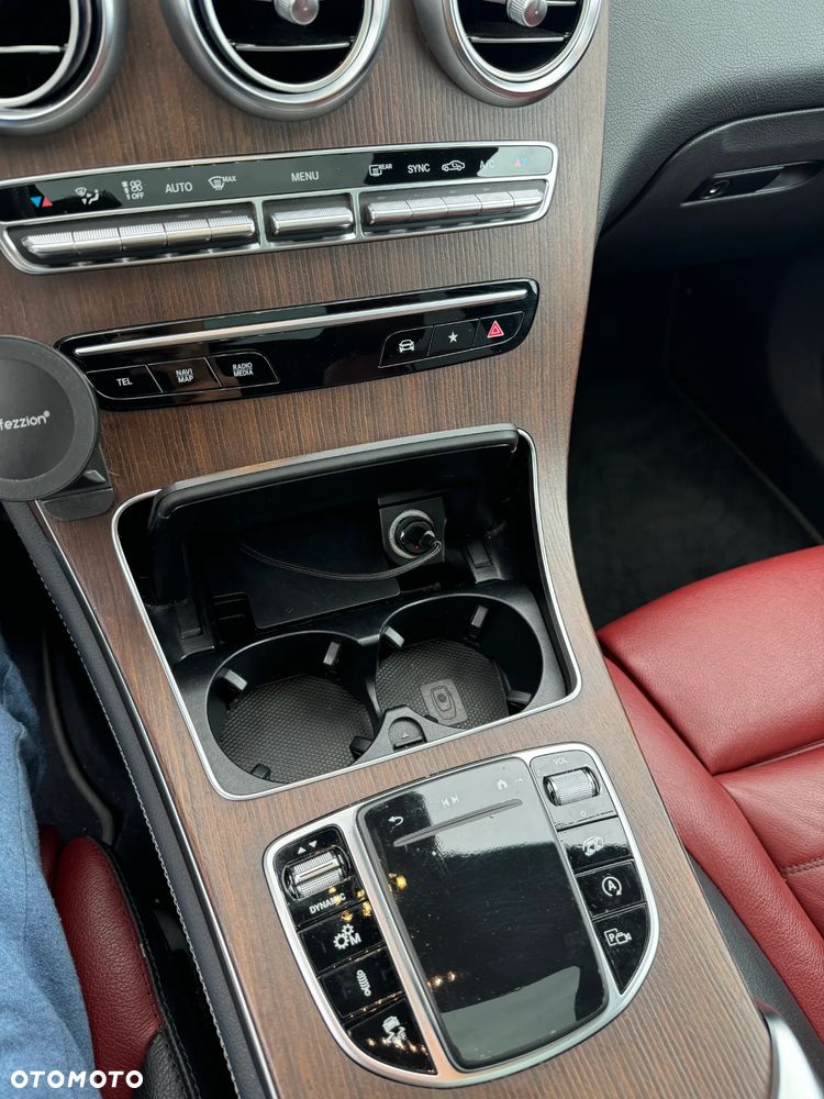 Mercedes-Benz GLC AMG 43 4Matic 9G-TRONIC - 24