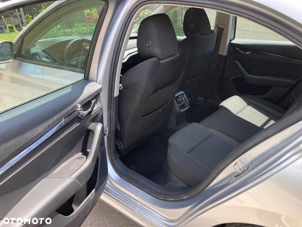 Skoda Octavia 2.0 TDI DSG Selection - 3