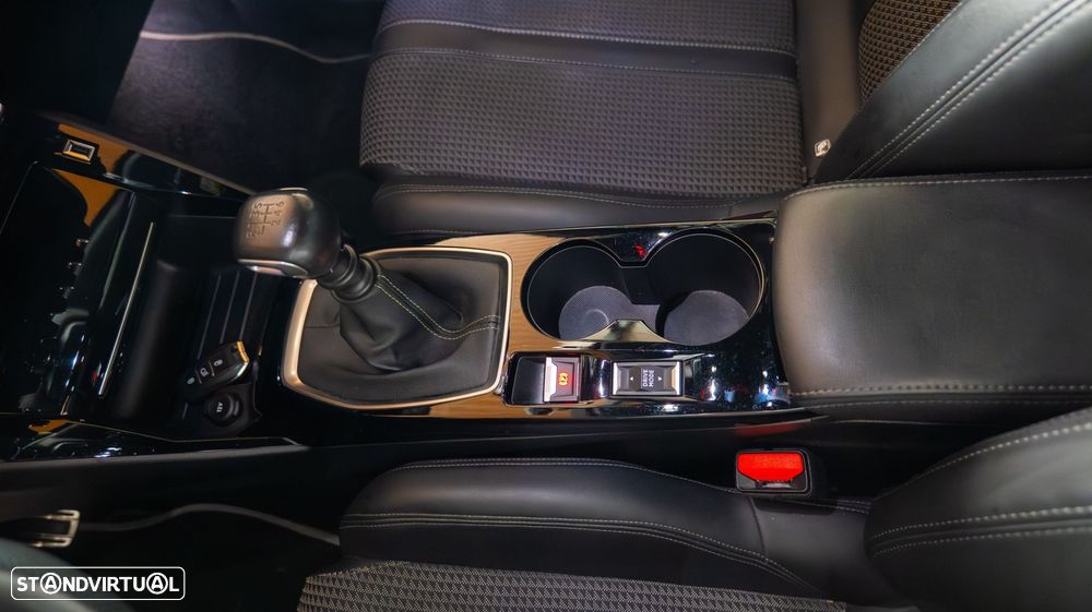 Peugeot 208 1.2 PureTech GT Line - 23