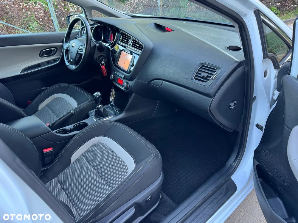 Kia Ceed 1.6 CRDi L Business Line - 14