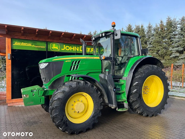 John Deere 6175M