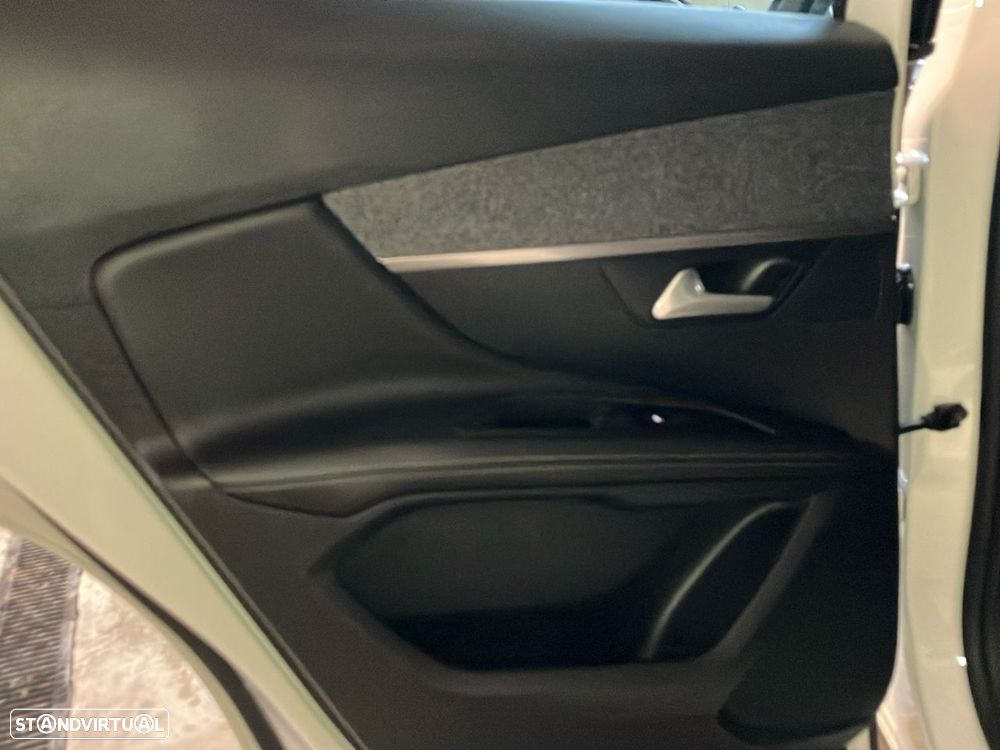 Peugeot 3008 1.5 BlueHDi Allure EAT8 - 22