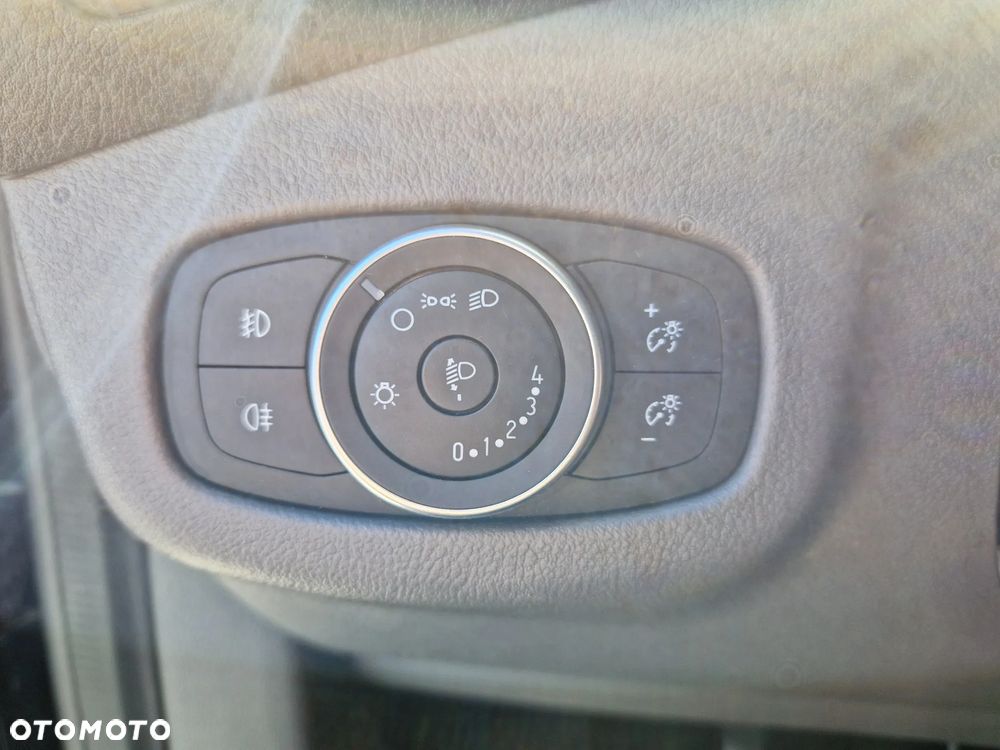 Ford Transit Connect - 21