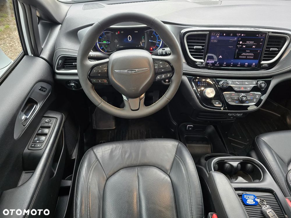 Chrysler Pacifica - 21