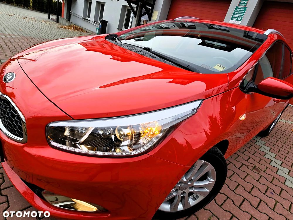 Kia Ceed 1.6 CRDi 128 Dream Team Edition - 3