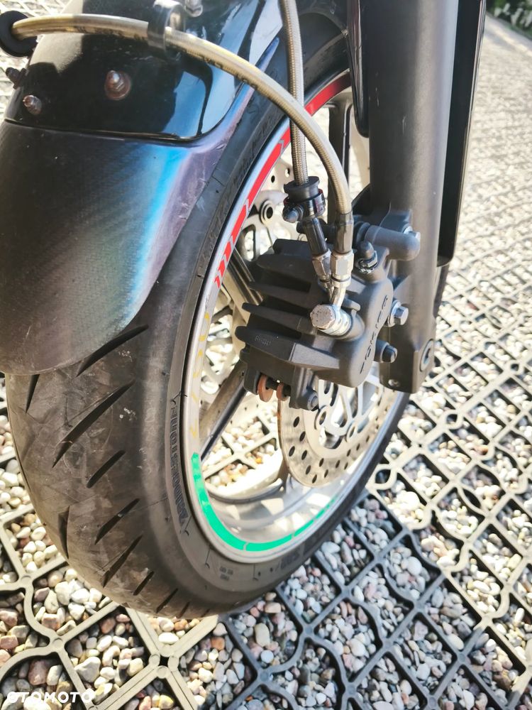 Kawasaki ZR - 5