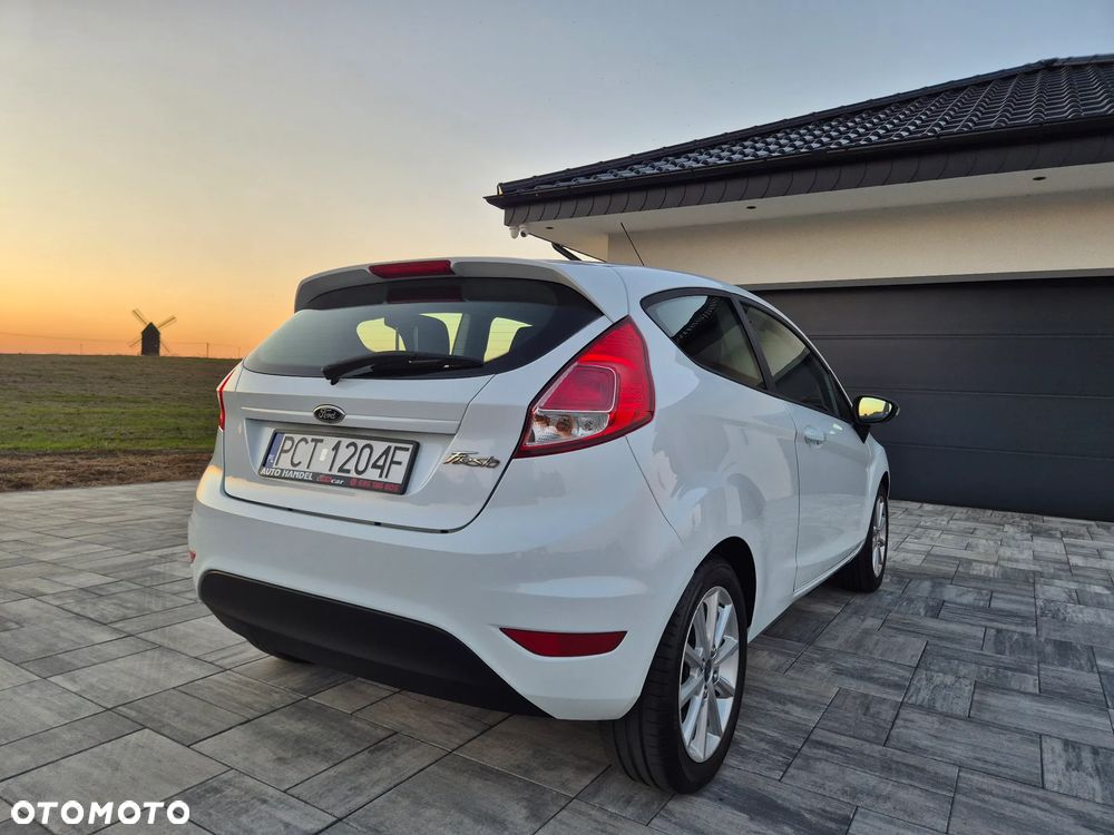 Ford Fiesta 1.25 Celebration - 24