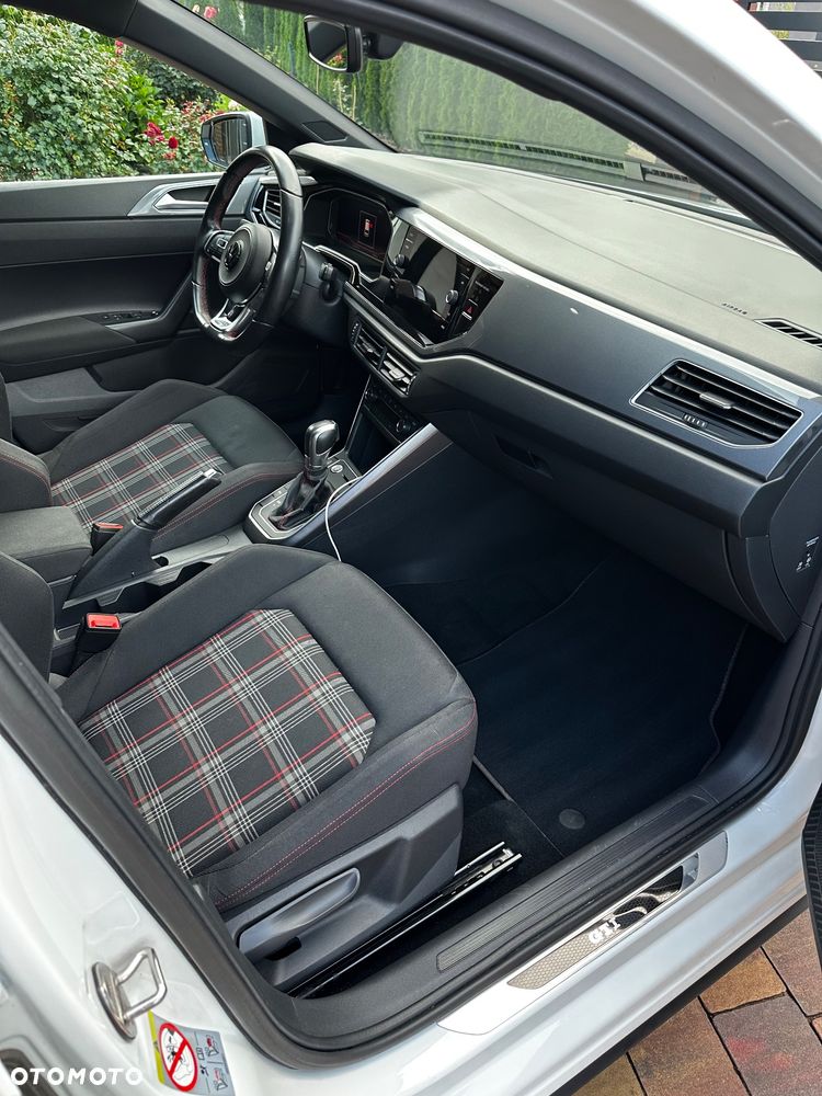 Volkswagen Polo 2.0 TSI DSG GTI - 18