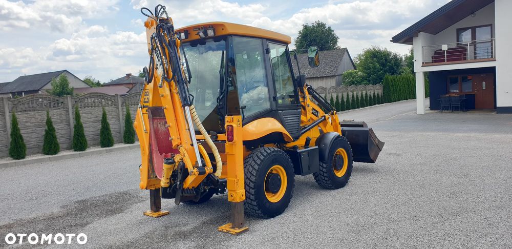 JCB 2CX tylko 2835mtg! z ROTOTILT / 3 łyżki /widły/centralne smarowanie/klimatyzacja / STAN IDEALNY !! - 5