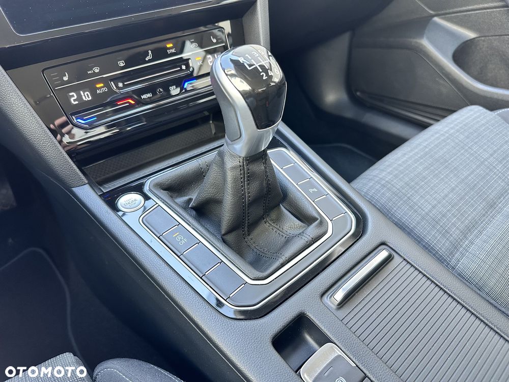 Volkswagen Passat 1.5 TSI EVO Elegance - 10