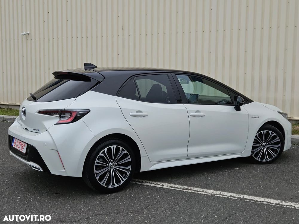 Toyota Corolla 2.0 HSD Exclusive Plus GR Sport Bi-Tone - 14