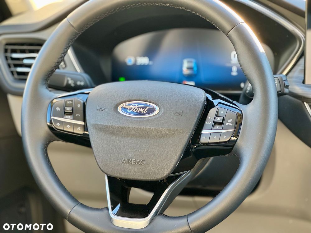 Ford Escape 2.0 EcoBoost AWD Titanium - 24