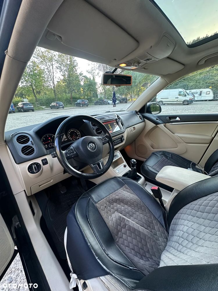 Volkswagen Tiguan 2.0 TDI DPF BlueMotion Technology Sport & Style - 10