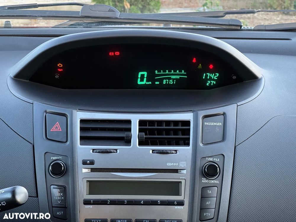 Toyota Yaris - 8