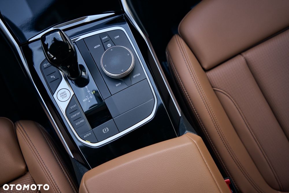 BMW Seria 3 320d xDrive Luxury Line - 17