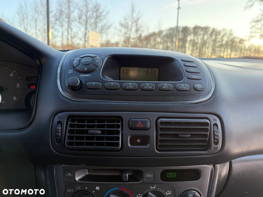 Toyota Corolla 2.0 D-4D Base - 17