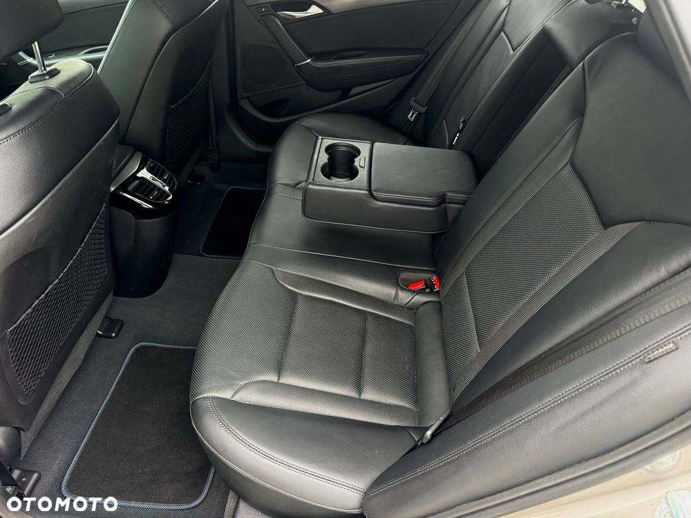 Hyundai i40 Kombi 1.7 CRDi DCT Premium - 16