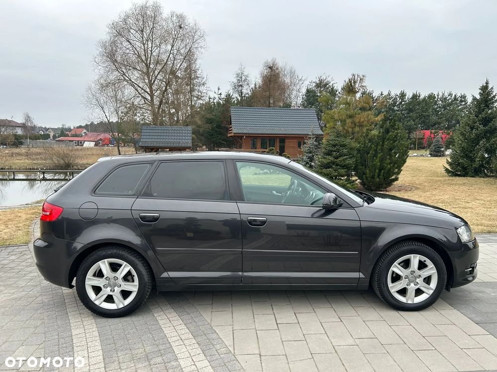 Audi A3 Sportback - 8