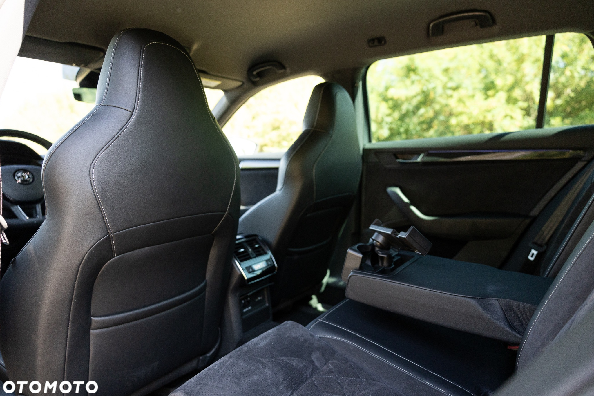 Skoda Superb 2.0 TDI DSG Sportline - 19