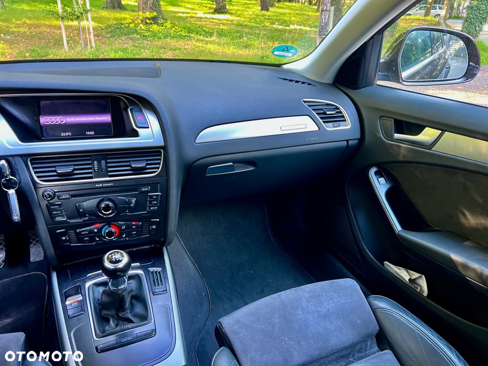 Audi A4 Avant 2.0 TDI Quattro - 16