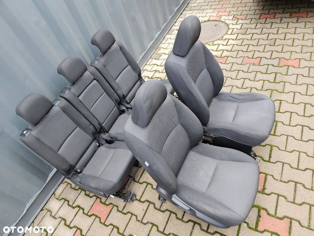 toyota verso fotele siedzenia boczki 2009 - 2