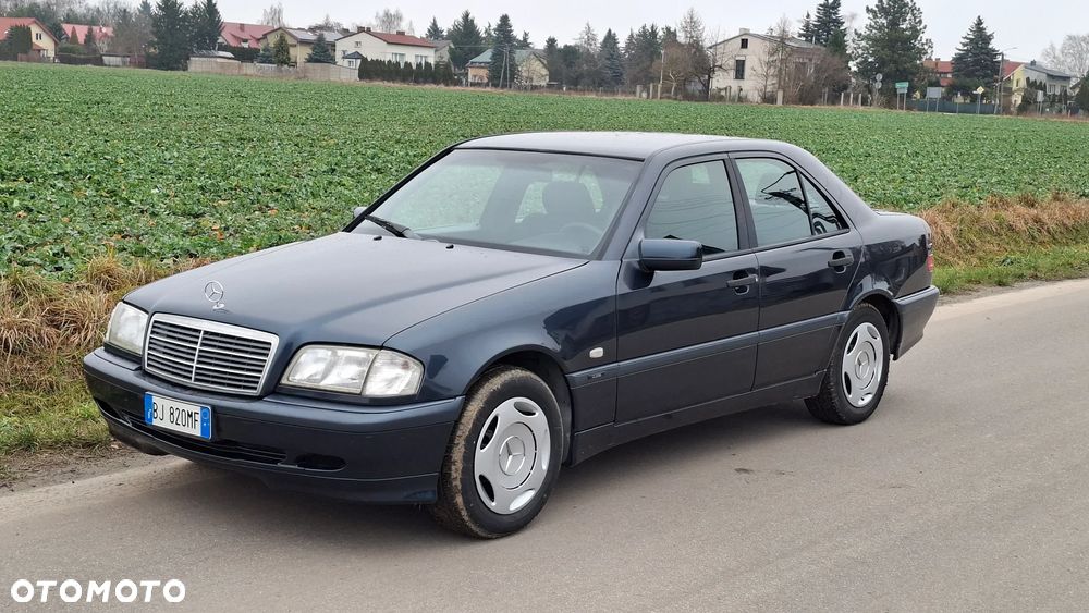 Mercedes-Benz Klasa C 180 Classic - 11