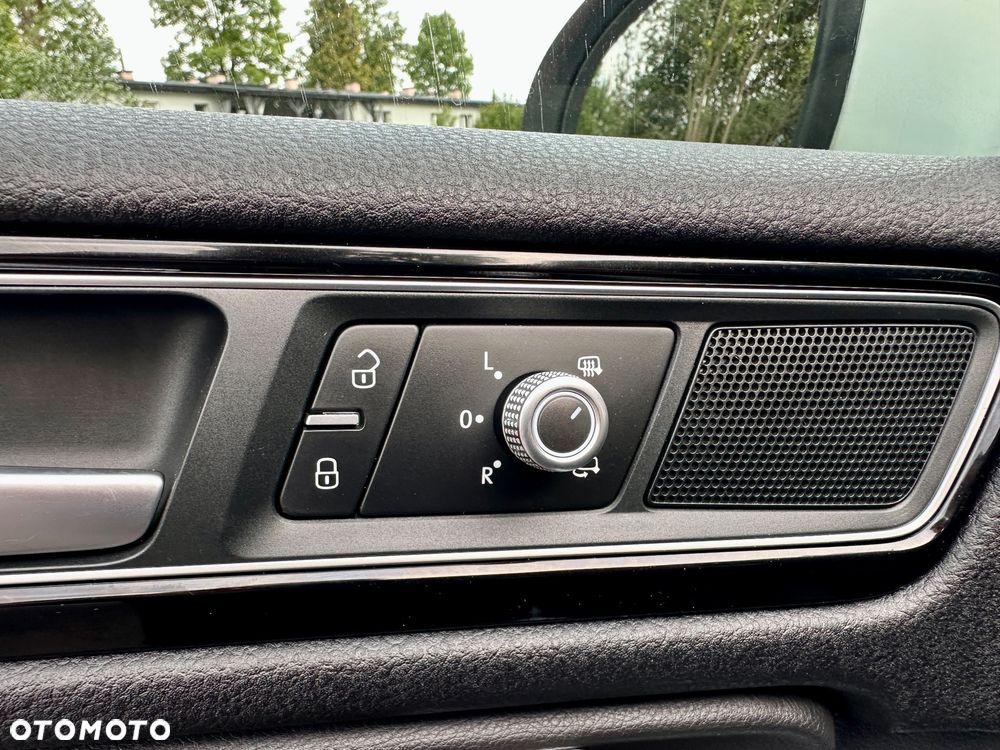 Volkswagen Touareg - 30